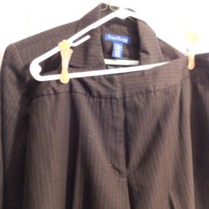 Evan Picone Woman - 18W - 2 piece Suit Brown/Red